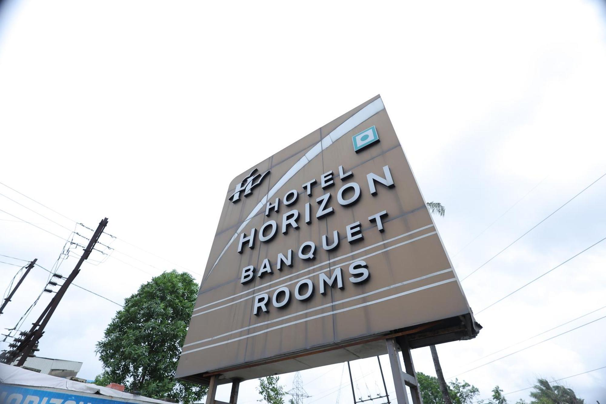 Hotel Horizon & Restaurant Surat Exterior photo